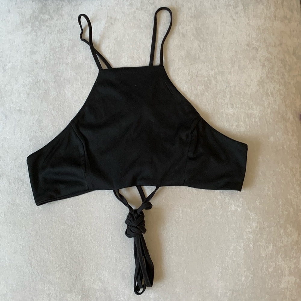 LIRA - Racer back top, long criss cross straps around torso, size m